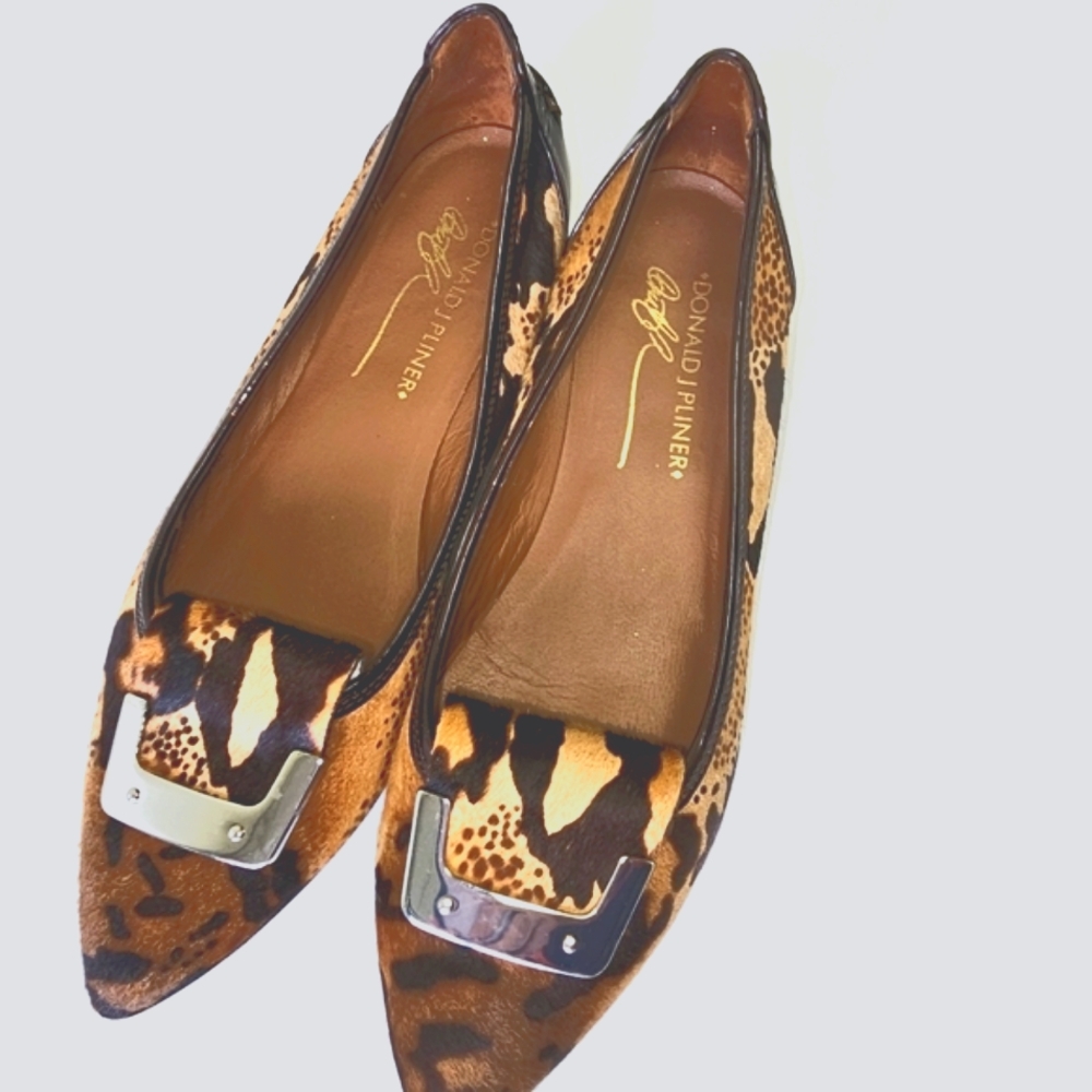 Donald J Pliner Nila Calfhair animal print flats size 6